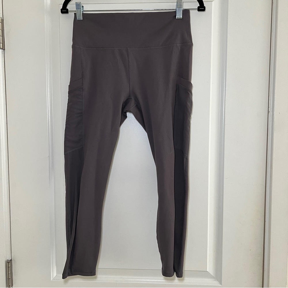 Fabletics Powerhold Cropped Leggings Size M